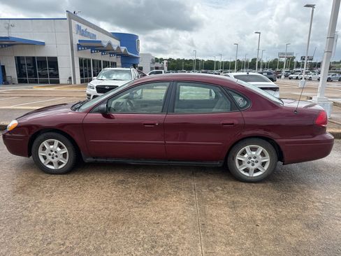 Used 2006 Ford Taurus SE image 4
