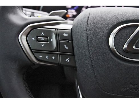 Used 2025 Lexus NX 250 FWD w/ Towing Package (2000 Lbs) image 18