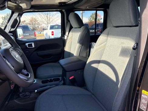 New 2026 Jeep Gladiator Sport AWD/4WD image 11