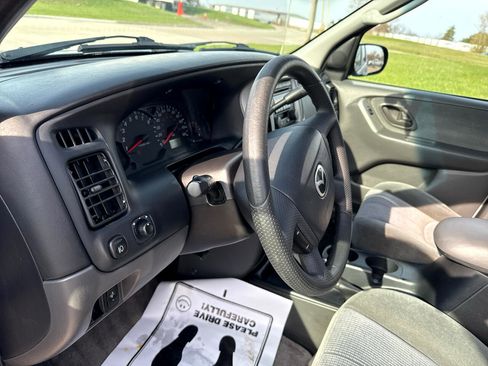 Used 2003 MAZDA Tribute LX image 38