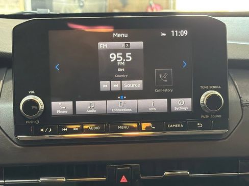 Used 2023 Mitsubishi Outlander ES FWD image 16