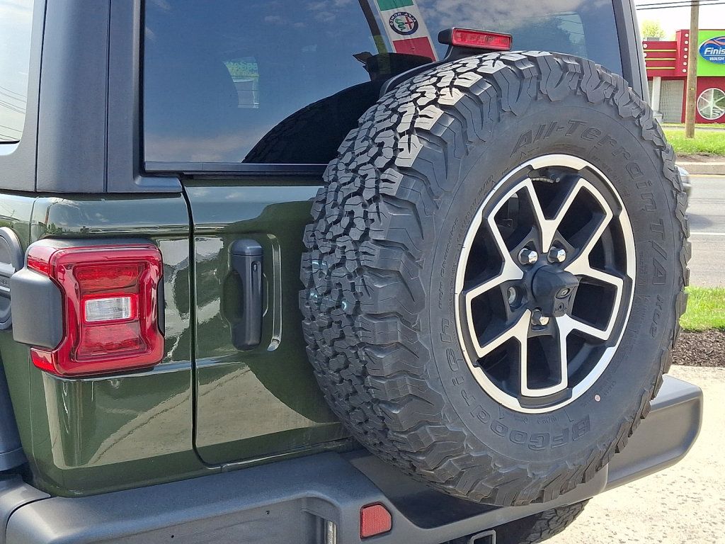 Used 2024 Jeep Wrangler Unlimited Rubicon AWD/4WD image 4