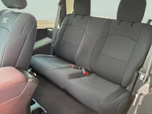 Used 2019 Jeep Wrangler Sport AWD/4WD image 25