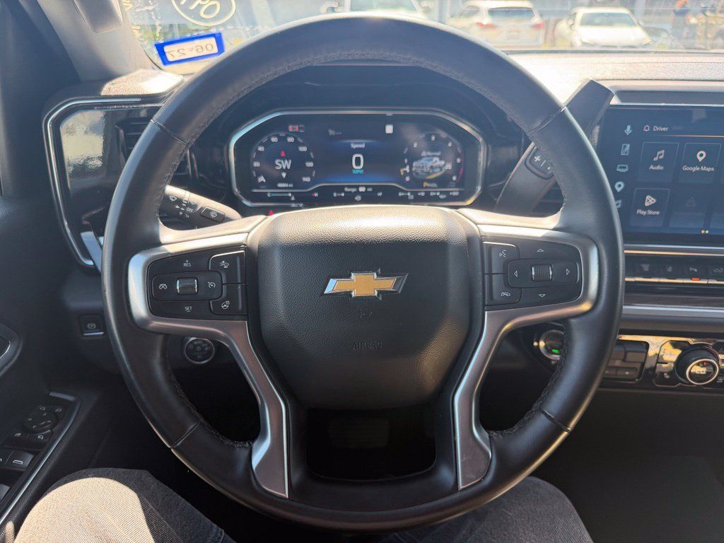 Used 2025 Chevrolet Silverado 3500 LT w/ Safety Package AWD/4WD image 6