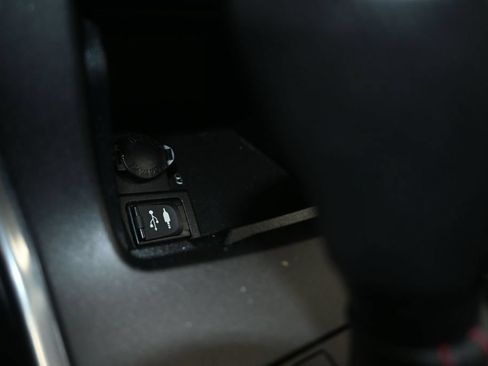 Used 2015 Toyota Camry SE FWD image 24