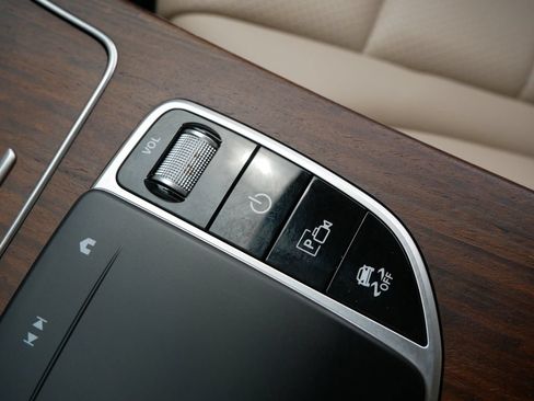 Used 2022 Mercedes-Benz GLC 300 4MATIC image 22