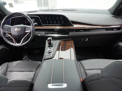 Certified 2024 Cadillac Escalade Premium Luxury w/ Performance Package AWD/4WD image 12