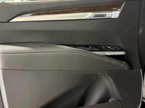 New 2025 Cadillac Escalade ESV Premium Luxury Platinum image 21