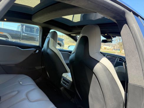 Used 2015 Tesla Model S 85D image 25