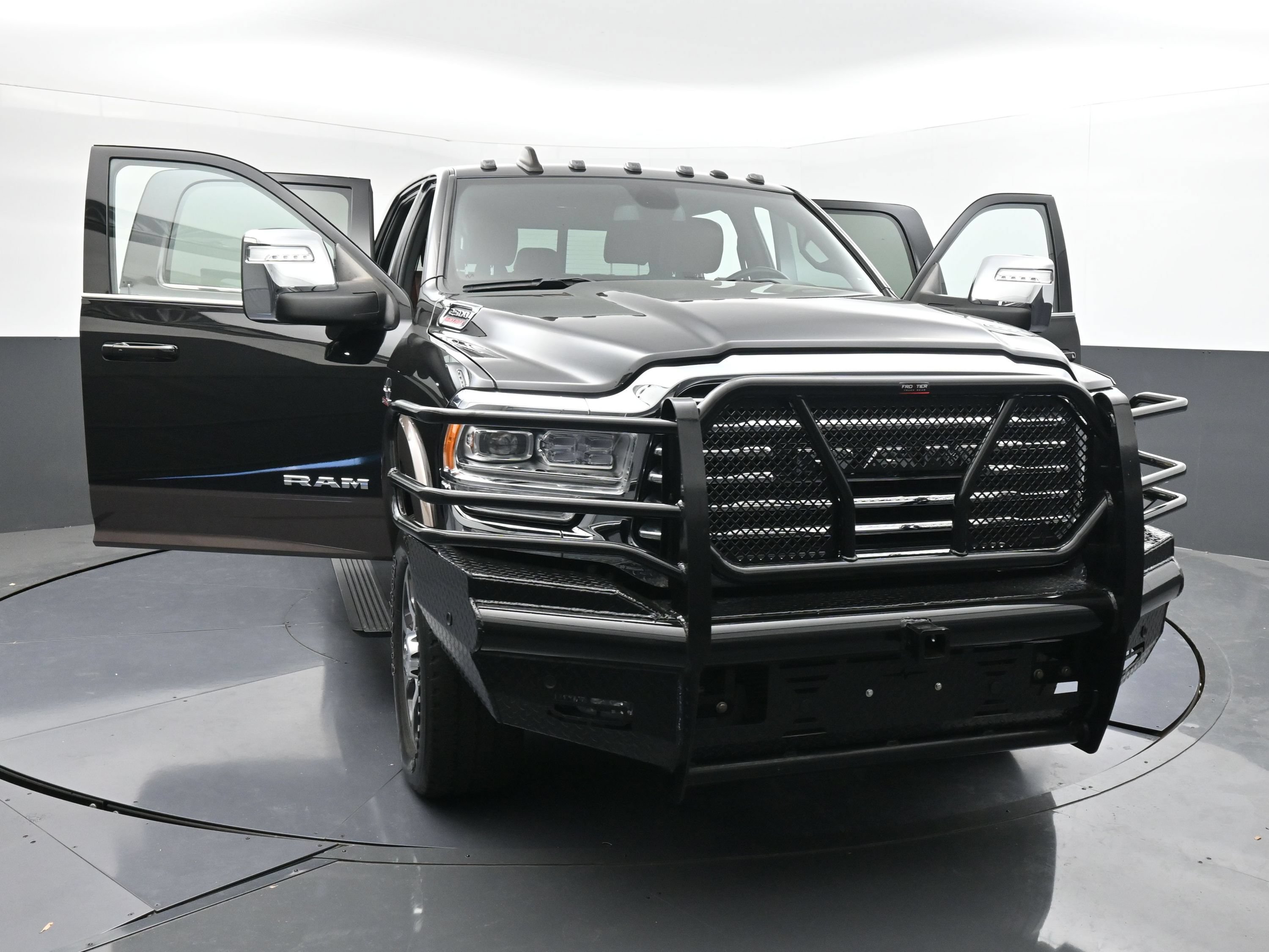 Used 2024 RAM 2500 Limited w/ Towing Technology Group AWD/4WD image 44