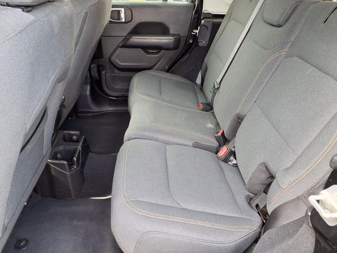 Used 2024 Jeep Wrangler Unlimited Sahara AWD/4WD image 11