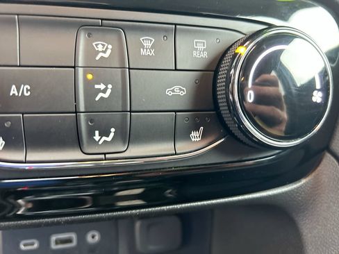 Used 2022 Buick Encore GX Preferred AWD/4WD image 30