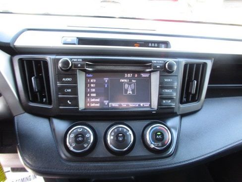 Used 2017 Toyota RAV4 LE w/ Carpet Mat Package FWD image 21
