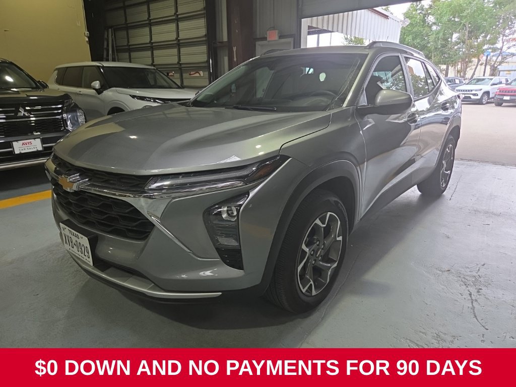 Used 2026 Chevrolet Trax LT FWD image 1