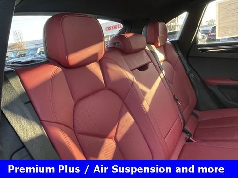 Used 2021 Porsche Macan S image 36