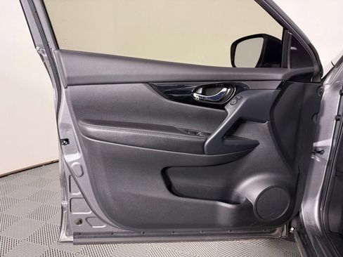 Used 2021 Nissan Rogue Sport SV FWD image 19