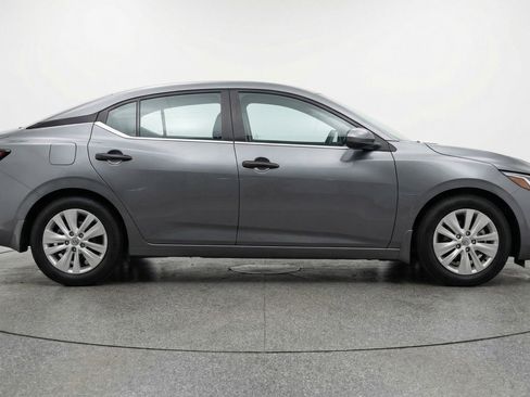 Used 2025 Nissan Sentra S FWD image 11