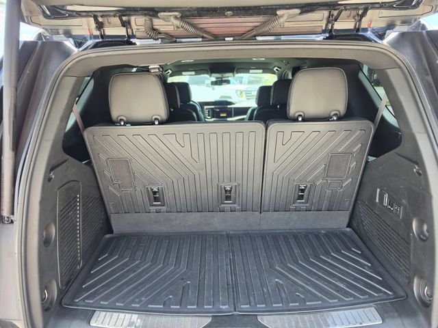 Used 2023 GMC Yukon Denali RWD image 16
