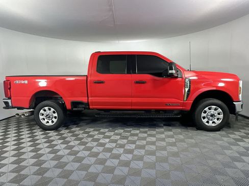 Used 2024 Ford F250 XLT AWD/4WD image 3