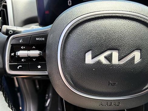Used 2025 Kia Sorento S w/ Panoramic Sunroof Package FWD image 23