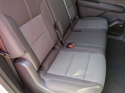 Used 2025 GMC Acadia Elevation image 21