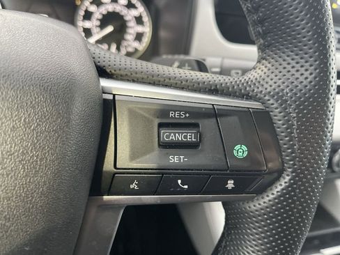 Used 2025 Mitsubishi Outlander SE image 21