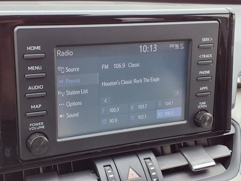 Used 2019 Toyota RAV4 XLE Premium FWD image 12