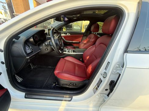 Used 2019 Kia Stinger GT1 RWD image 10