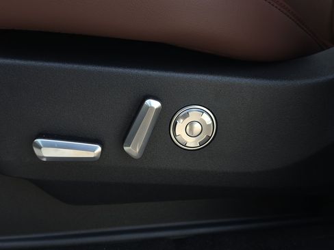New 2027 Lincoln Navigator L Reserve AWD/4WD image 10