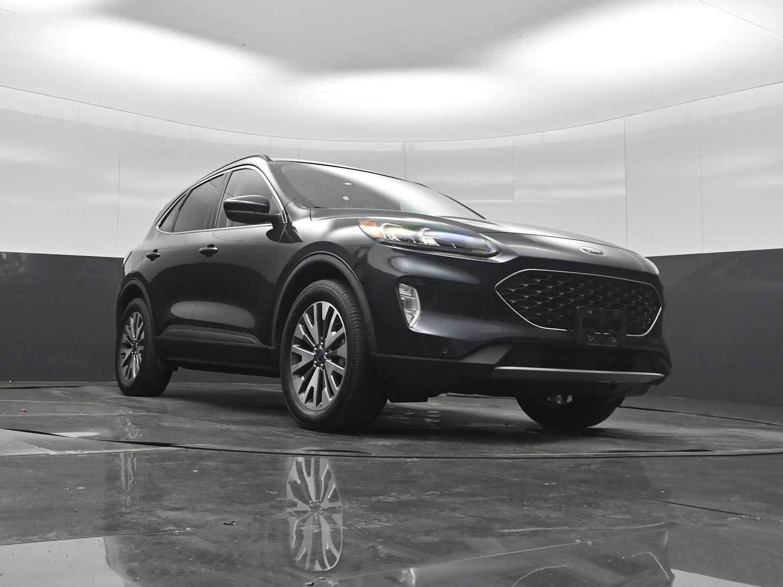 Used 2022 Ford Escape Titanium AWD/4WD image 25