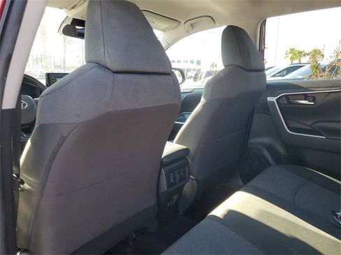 Used 2020 Toyota RAV4 XLE image 10