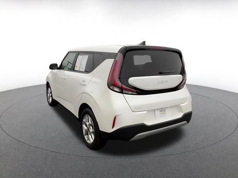 Used 2025 Kia Soul LX w/ LX Technology Package image 11