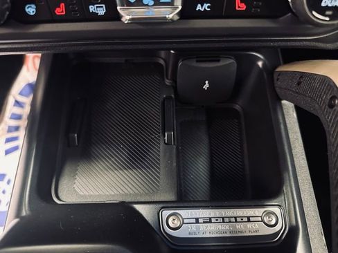 New 2025 Ford Bronco Badlands image 34