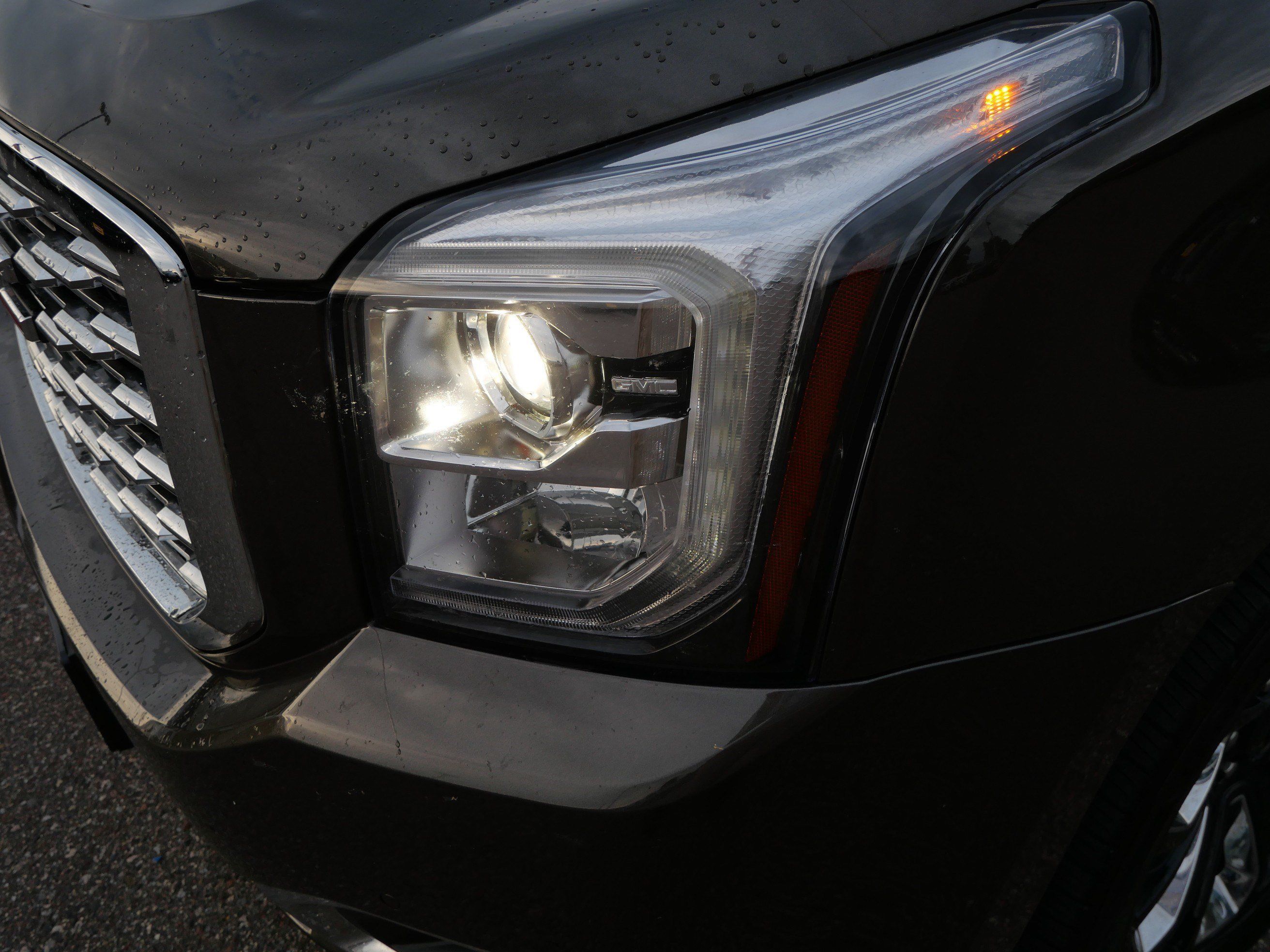 Used 2019 GMC Yukon Denali w/ Denali Ultimate Package AWD/4WD image 15