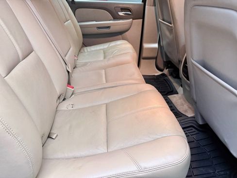 Used 2013 Chevrolet Avalanche LT w/ Suspension Package, Off-Road AWD/4WD image 13