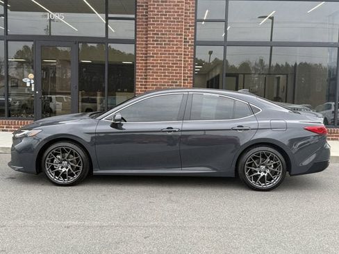 Used 2026 Toyota Camry XLE image 3