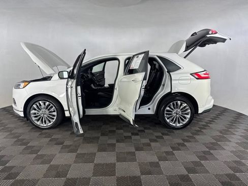 Used 2020 Ford Edge Titanium w/ Equipment Group 301A AWD/4WD image 11