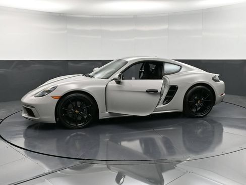 Certified 2024 Porsche 718 Cayman RWD image 33