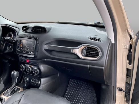 Used 2017 Jeep Renegade Trailhawk AWD/4WD image 18