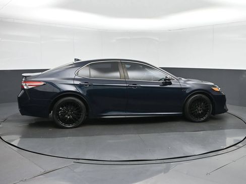 Used 2020 Toyota Camry SE w/ Convenience Package FWD image 8