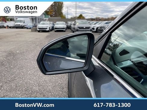 New 2025 Volkswagen Taos SEL image 8