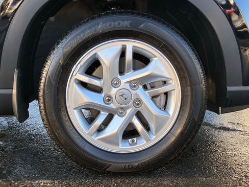 Used 2025 Hyundai Venue SE image 45