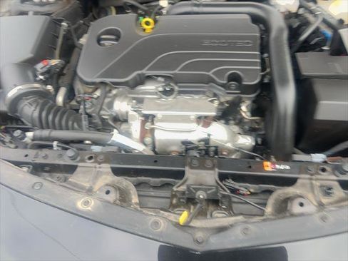 Used 2023 Chevrolet Malibu LT image 3