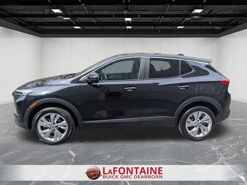 Certified 2025 Buick Encore GX Preferred FWD image 2