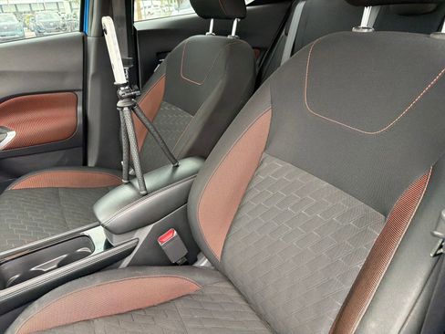 Certified 2023 Nissan Kicks SR FWD image 19