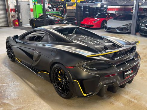 Used 2020 McLaren 600LT Spider RWD image 35