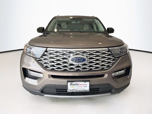Used 2021 Ford Explorer Platinum w/ Equipment Group 601A AWD/4WD image 2