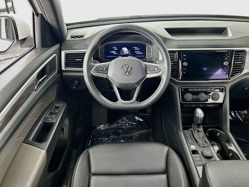 Used 2022 Volkswagen Atlas Cross Sport SE AWD/4WD image 22