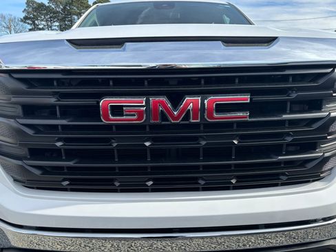 Used 2023 GMC Sierra 1500 Pro w/ X31 Off-Road Package image 5