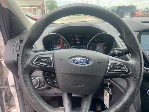 Used 2017 Ford Escape SE w/ Equipment Group 201A AWD/4WD image 18